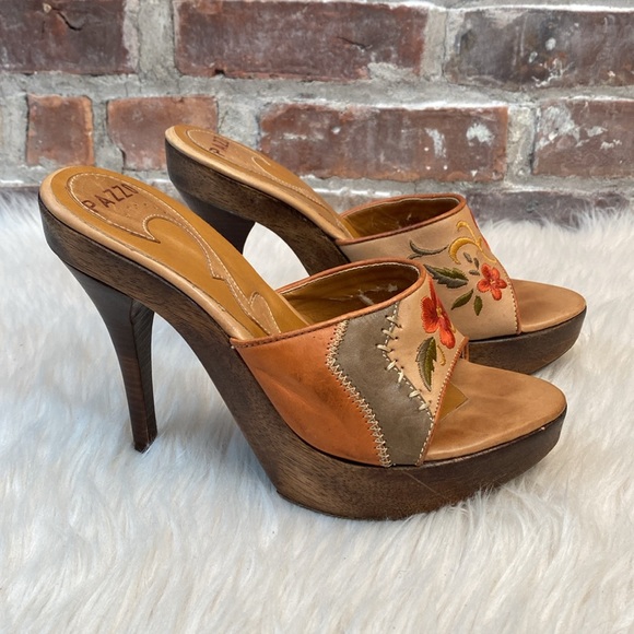 PAZZO Shoes - Pazzo Embroidered Leather Platform Wood Heel Sandals, Size 8.5M